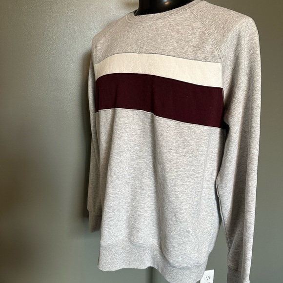 Gray and Burgundy Men's Sweater - Picture 2 of 4